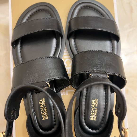 MICHAEL Michael Kors Amos Black Leather Flat Gladiator Sandals - Picture 6 of 12